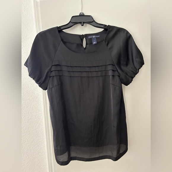 GAP Black Short Puff Sleeve Top Blouse. Size Small. - Picture 1 of 11